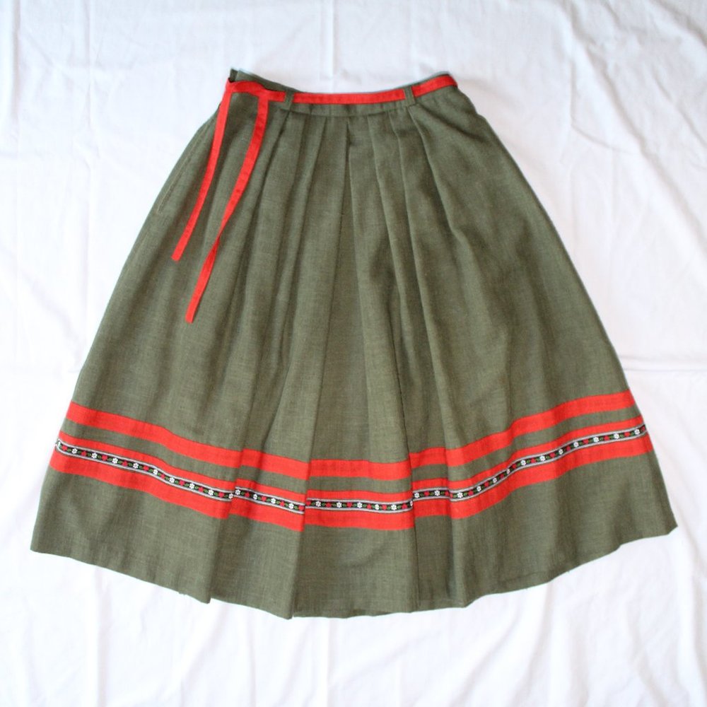 Vintage German Dirndl Green Red Linen Blend Octoberfest Skirt XS/S 25" Waist